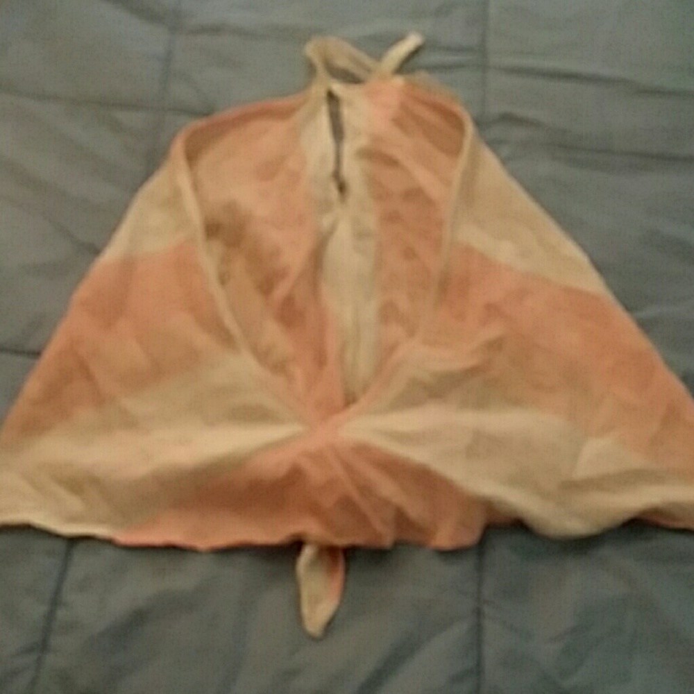 Halter top - Picture 2 of 3